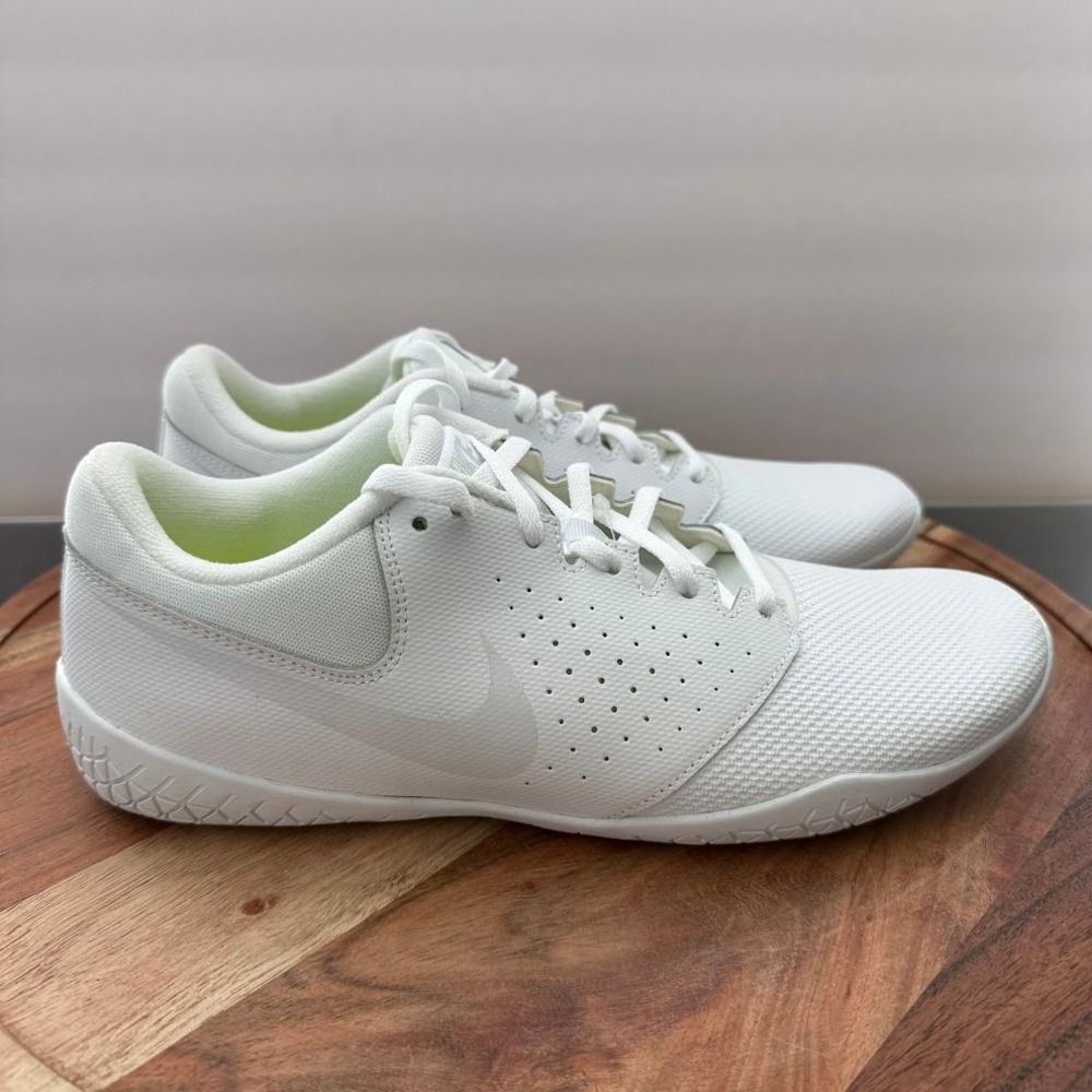 Nike Cheer Sideline IV Womens 10 White Cheerleading Shoes 943790-100 Low Top
